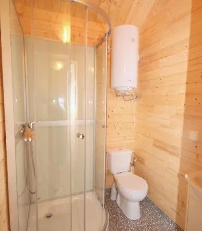 I Dom W Sadzie Z Podgrzewanym Basenem - Prywatne Jacuzzi Przy Domu Stegna (Pomerania)
