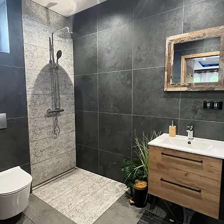 I Dom W Sadzie Z Podgrzewanym Basenem - Prywatne Jacuzzi Przy Domu Сasa de vacaciones *