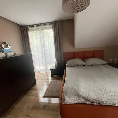I Dom W Sadzie Z Podgrzewanym Basenem - Prywatne Jacuzzi Przy Domu Сasa de vacaciones Stegna (Pomerania)