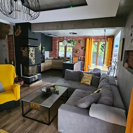 I Dom W Sadzie Z Podgrzewanym Basenem - Prywatne Jacuzzi Przy Domu *