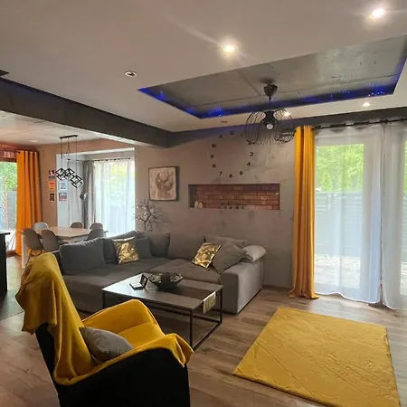 I Dom W Sadzie Z Podgrzewanym Basenem - Prywatne Jacuzzi Przy Domu Дом отдыха Стегна