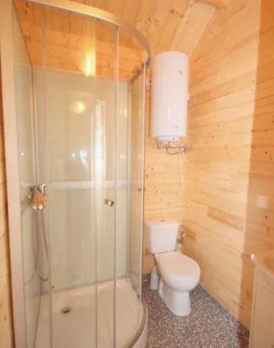 I Dom W Sadzie Z Podgrzewanym Basenem - Prywatne Jacuzzi Przy Domu Stegna (Pomerania)