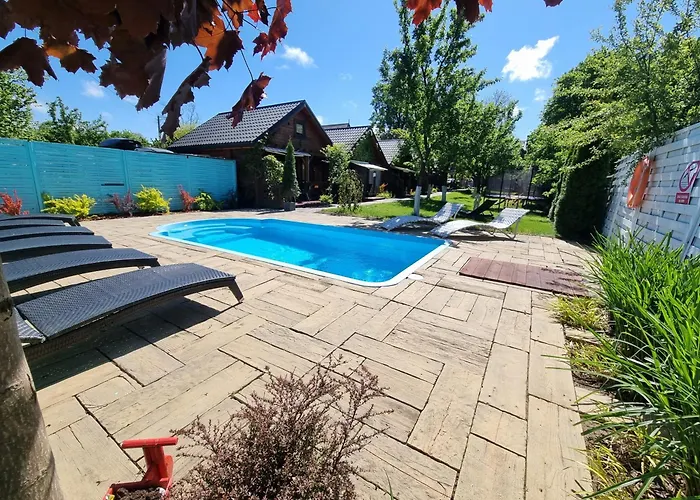 I Dom W Sadzie Z Podgrzewanym Basenem - Prywatne Jacuzzi Przy Domu * Stegna (Pomerania)