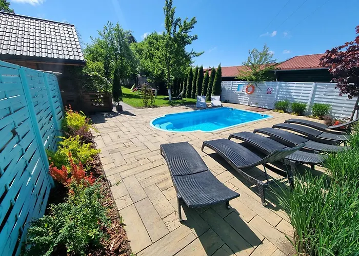 I Dom W Sadzie Z Podgrzewanym Basenem - Prywatne Jacuzzi Przy Domu Tatil Evi Stegna (Pomerania)