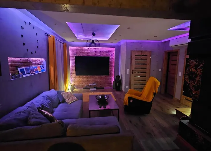 I Dom W Sadzie Z Podgrzewanym Basenem - Prywatne Jacuzzi Przy Domu