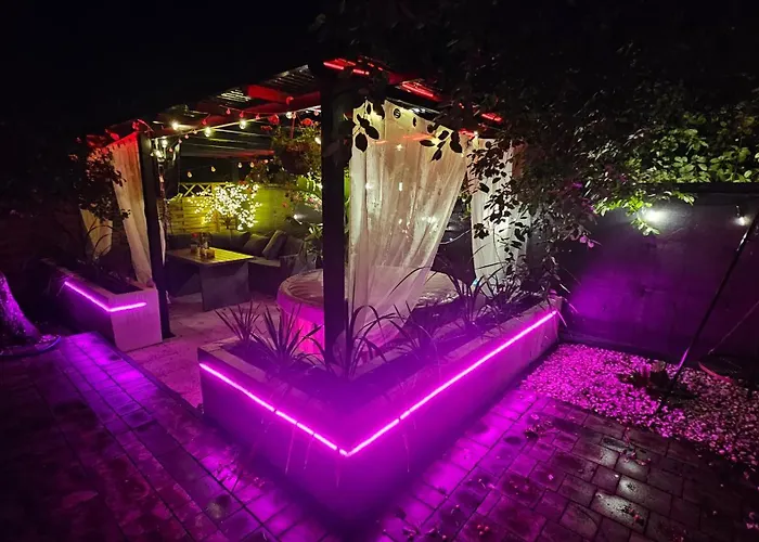 I Dom W Sadzie Z Podgrzewanym Basenem - Prywatne Jacuzzi Przy Domu Tatil Evi