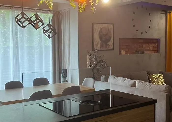 I Dom W Sadzie Z Podgrzewanym Basenem - Prywatne Jacuzzi Przy Domu * Stegna (Pomerania)