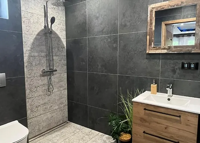 I Dom W Sadzie Z Podgrzewanym Basenem - Prywatne Jacuzzi Przy Domu Tatil Evi *